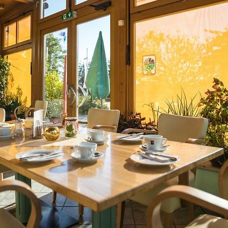 Kirchenwirt Mirth Hotel Ókörtvélyes Kültér fotó